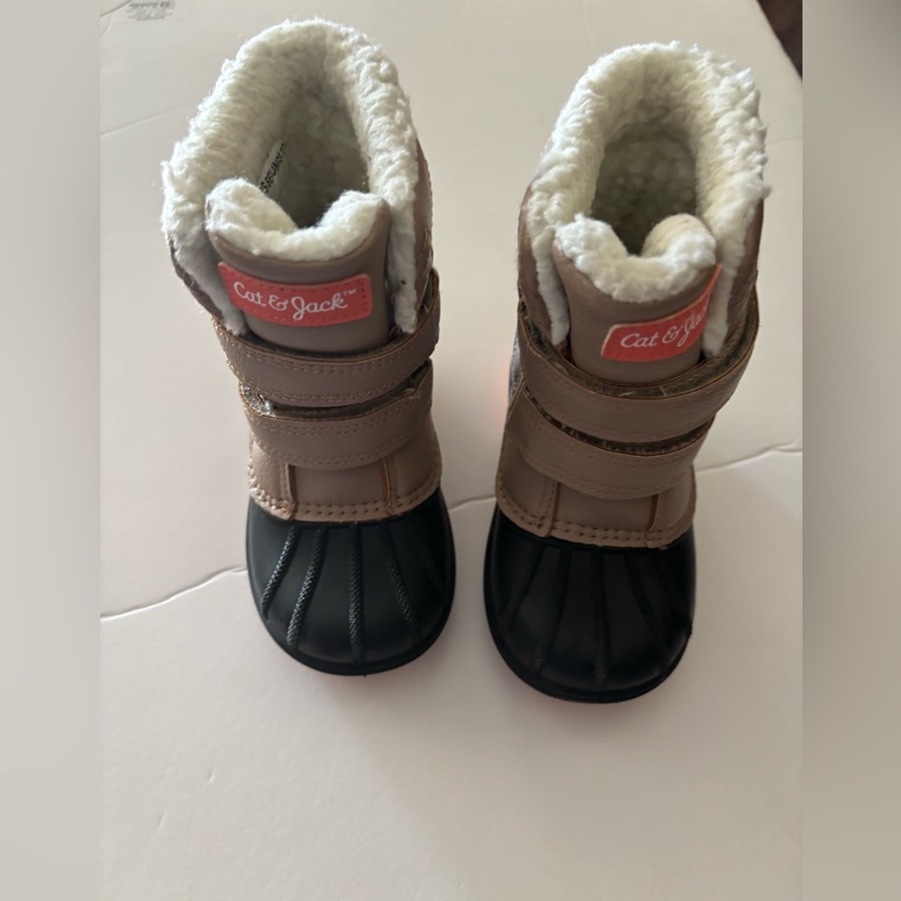 Cat & Jack Black and Tan Rain & Snow Boots with Velcro Straps  Tolders Girls 8